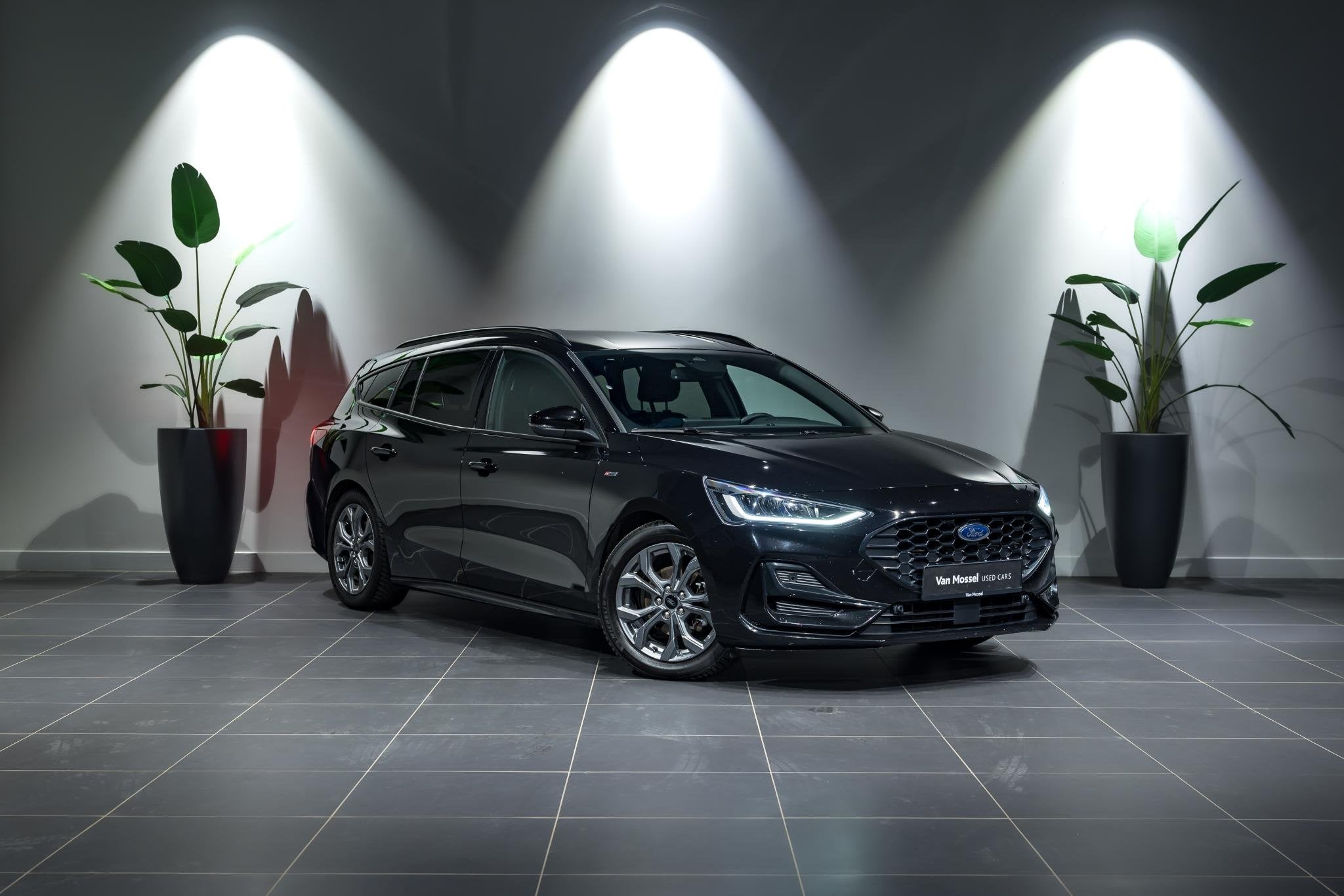 Ford Focus 1.0i MHEV ST-Line DCT LEDER | STUUR- EN ZETELVERW, Auto's, Gebruikt, Euro 6, Verwarmde buitenspiegels, Zwart