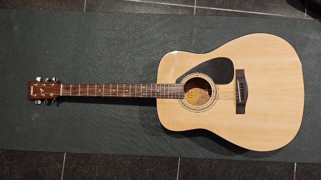 Yamaha F310 Akoestische Gitaar Complete Set (Nieuwstaat), Ophalen, Zo goed als nieuw, Western- of Steelstringgitaar