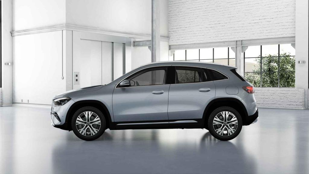 Mercedes-Benz GLA-Klasse 250 e Luxury Line | Panoramisch Dak, Zwart, 4 cilinders, 16 kWh, Plug-in hybride