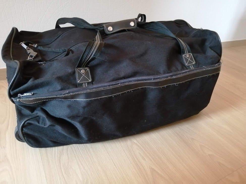 set van reiskoffer en reistas van Delsey, 30 cm of meer, Gebruikt, Zwart, 60 tot 80 cm