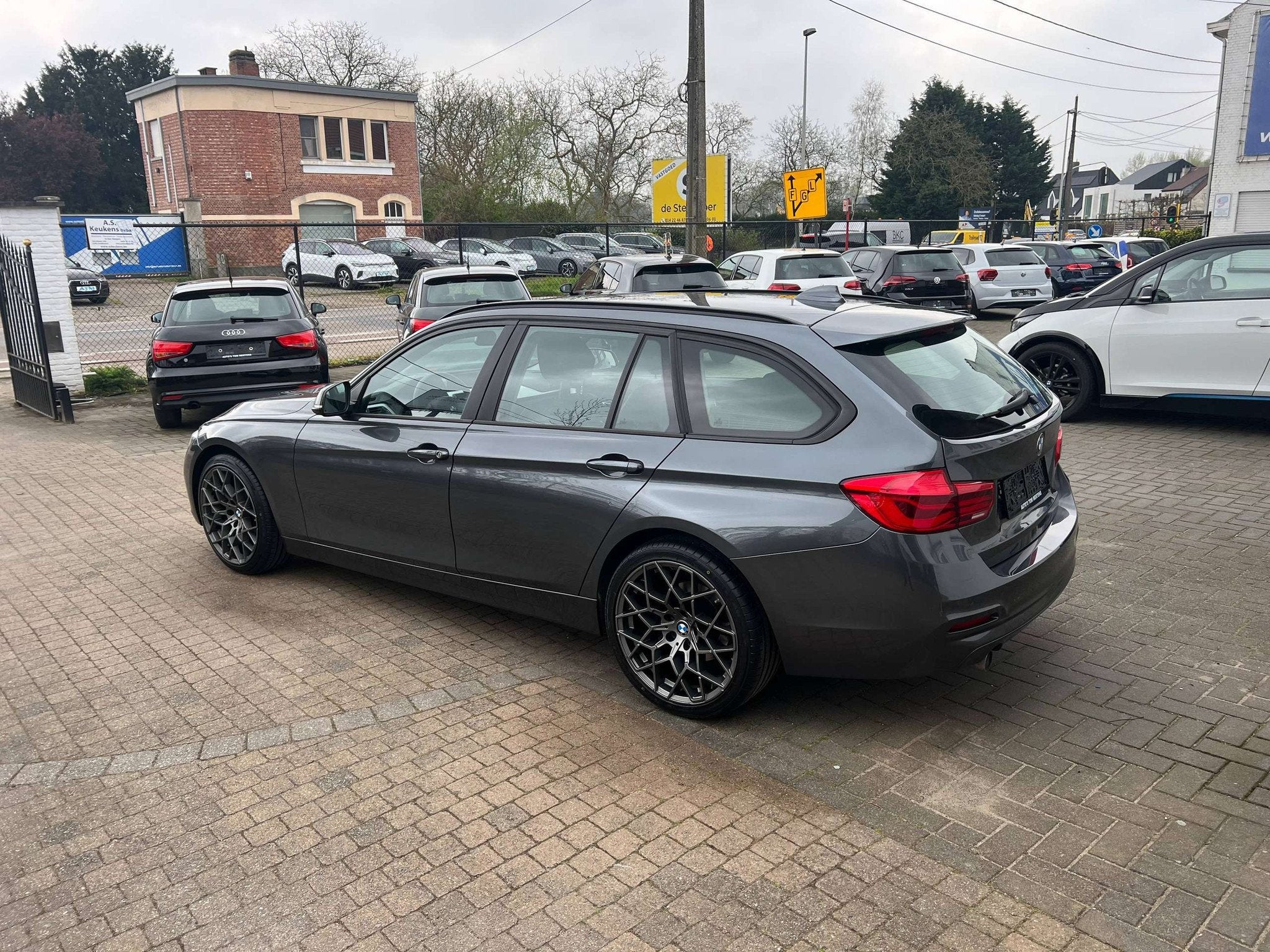 BMW 3 Serie 316 Touring 316 dA Business/leder/navi/pdc V&A/A, 4 cilinders, Leder, Bedrijf, 5 deurs