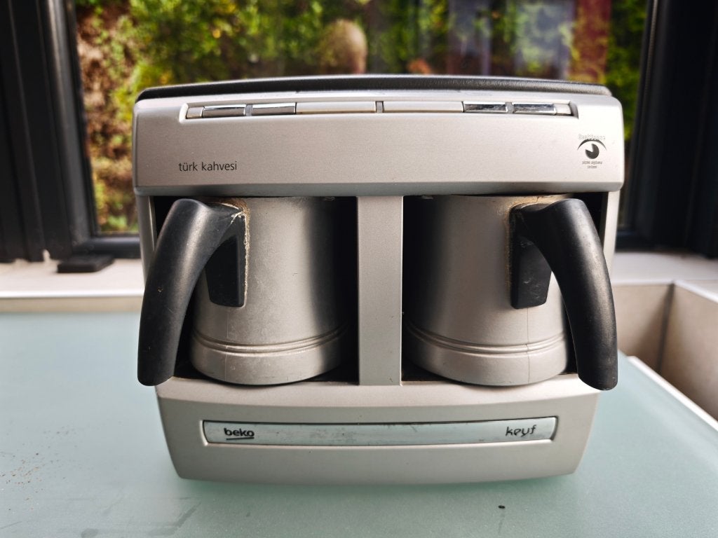 Machine à café turc Beko, Café moulu, Réservoir d'eau amovible, 2 à 4 tasses, Comme neuf