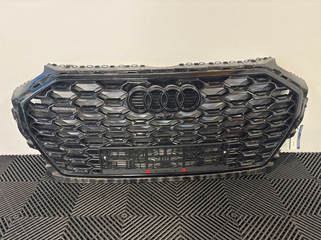 CALANDRE Audi Q5 Sportback (FYS / FYT) (01-2020/-), Autos : Pièces & Accessoires, Auto-Union-Straße  1,
85057  Ingolstadt, DE