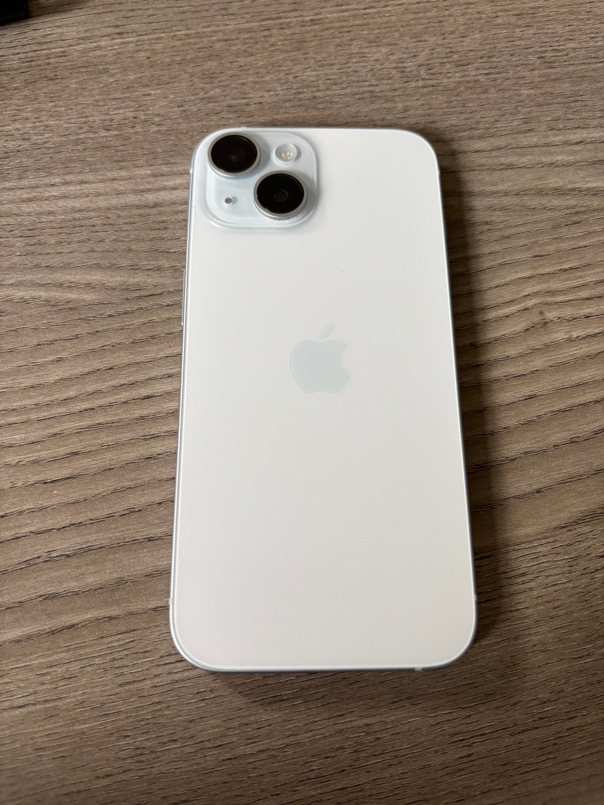 Iphone 15 met magsafe hoesje, Telecommunicatie, Mobiele telefoons | Apple iPhone, Ophalen, Gebruikt, 128 GB, IPhone 15