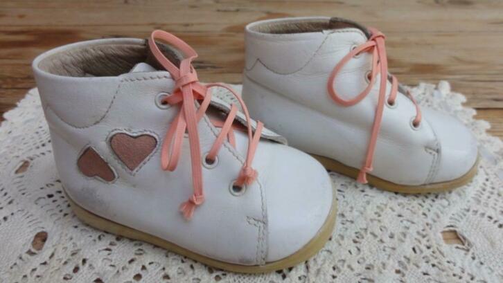 Franse brocante leren kinderschoentjes, roze hartjes, Enlèvement ou Envoi