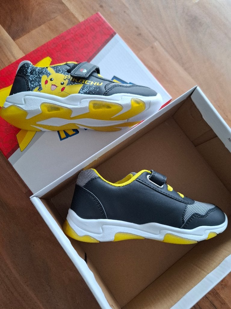 Nieuwe sneakers Pokemon maat 31, Ophalen, Schoenen, Nieuw, Jongen