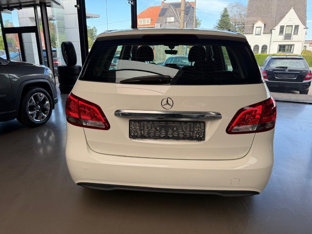 Mercedes  B180 cdi *Camera*Sport zetels*Gps, Auto's, Mercedes-Benz, Voorwielaandrijving, 4 cilinders, Wit, Bedrijf