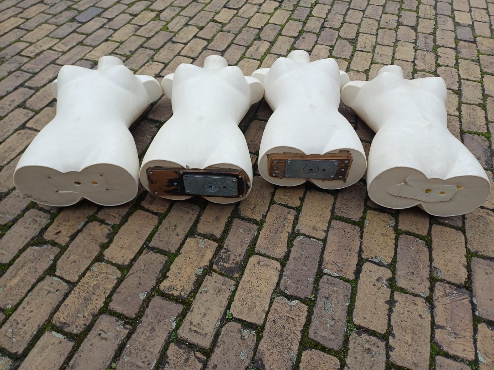 Etalagepoppen in polyster 4 stuks samen of appart te koop, Enlèvement