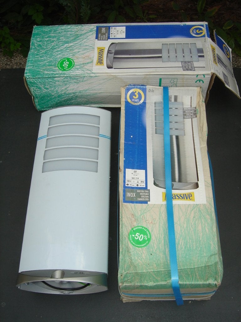 2 LAMPES DE JARDIN Marque "MASSIVE" 220 V NEUVES INOX BROSSÉ, Enlèvement, Neuf