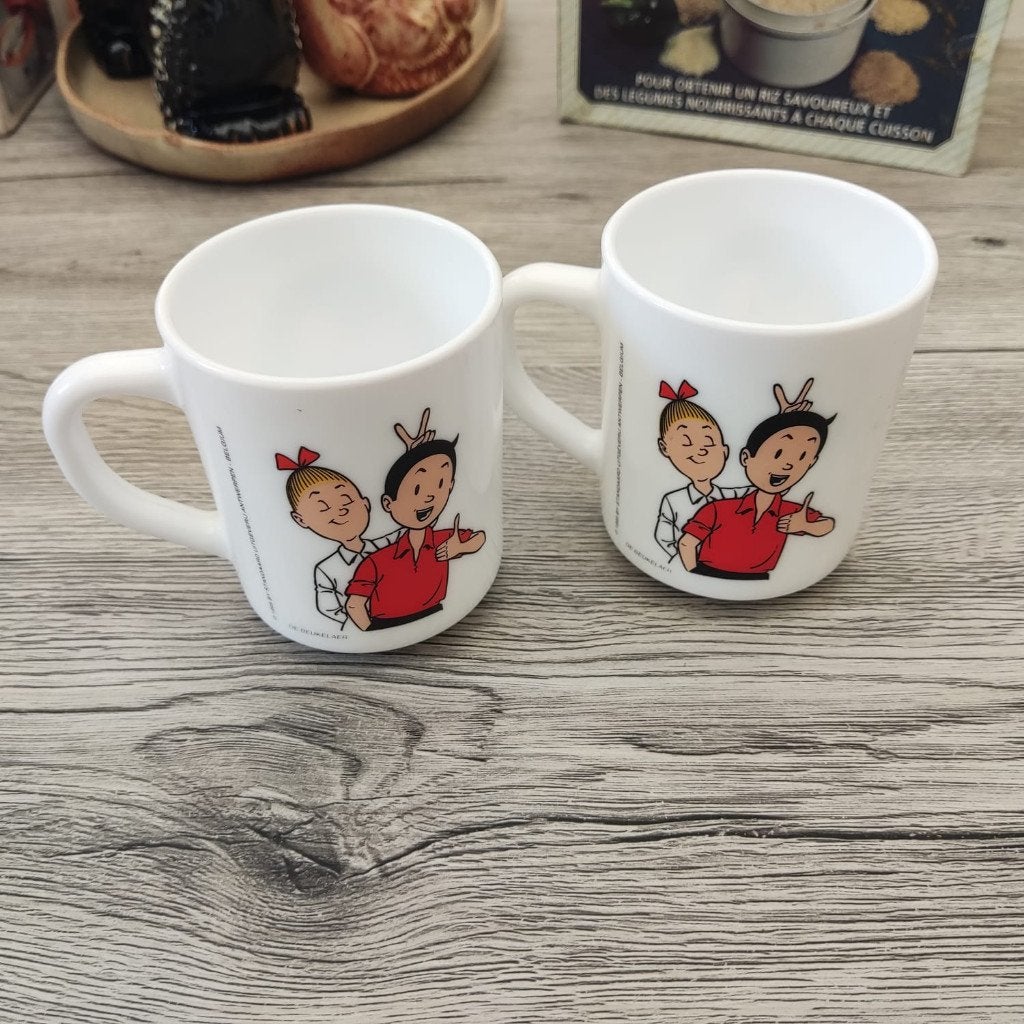 Tasse blanche Bob et Bobette., Maison & Meubles, Cuisine | Vaisselle, Comme neuf, Verre, Enlèvement, Autres styles