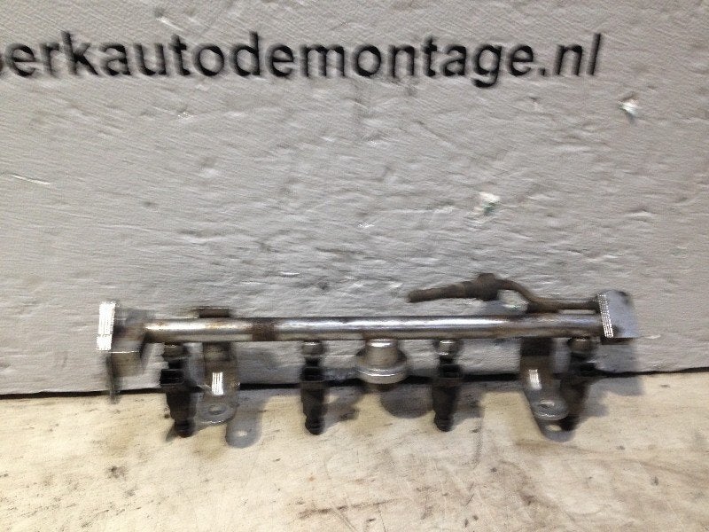 INJECTIEGALERIJ Ford Focus 1 (01-1998/11-2004), Gebruikt, Henry-Ford-Straße  1
50735  Köln, DE, Ford-Werke GmbH, Kunden@ford.com