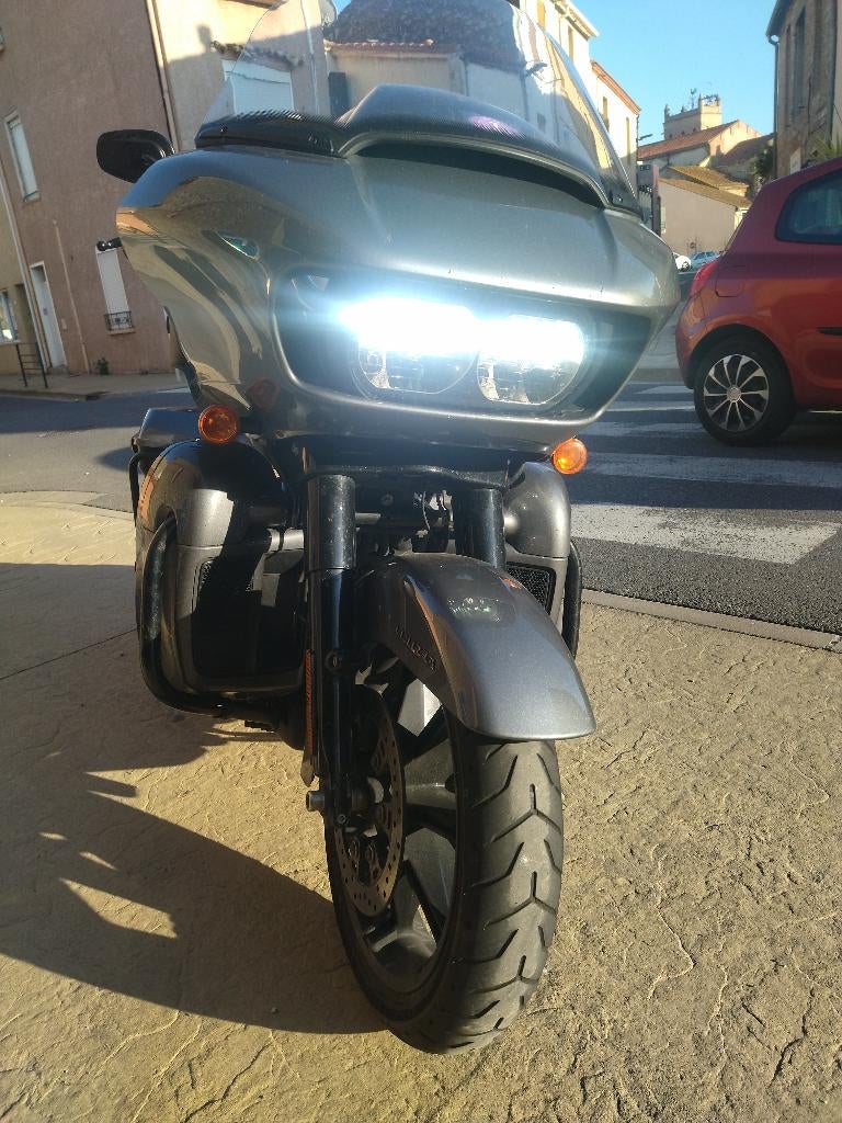 Harley Road Glide Limited 114 FLTRK, 2 cilinders, Occasion, LED Verlichting, Motorrijbewijs A