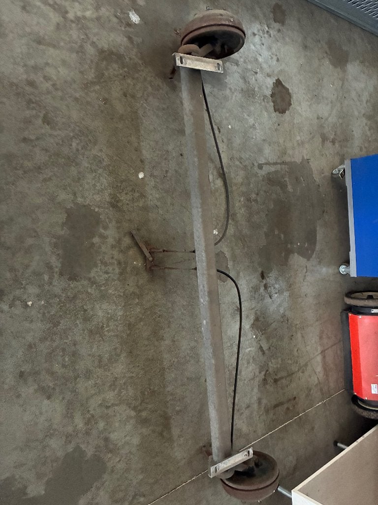 geremde as aanhanger, Ophalen