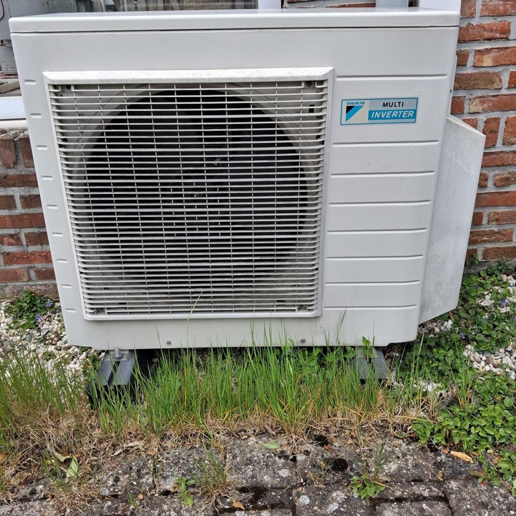 Inverter merk: Daikin met 2 binnenunits en afstandsbediening, Enlèvement, Télécommande