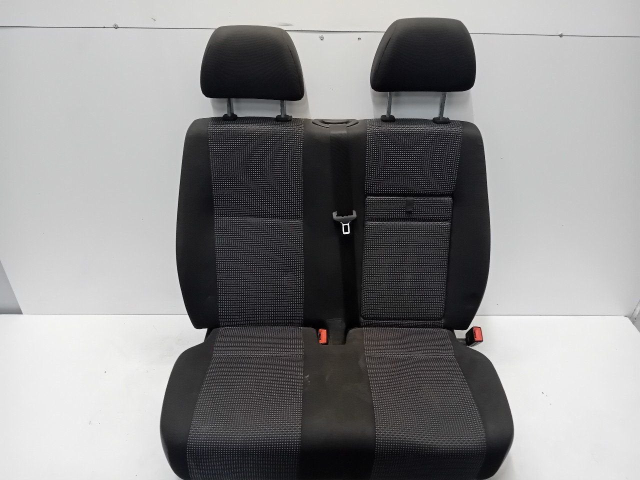 Stoel rechts voor Mercedes-Benz Sprinter, Onderdelen@venauto.nl, Van der Ven Autorecycling B.V., Ettenseweg 76, 4706 PB Roosendaal, The Netherlands