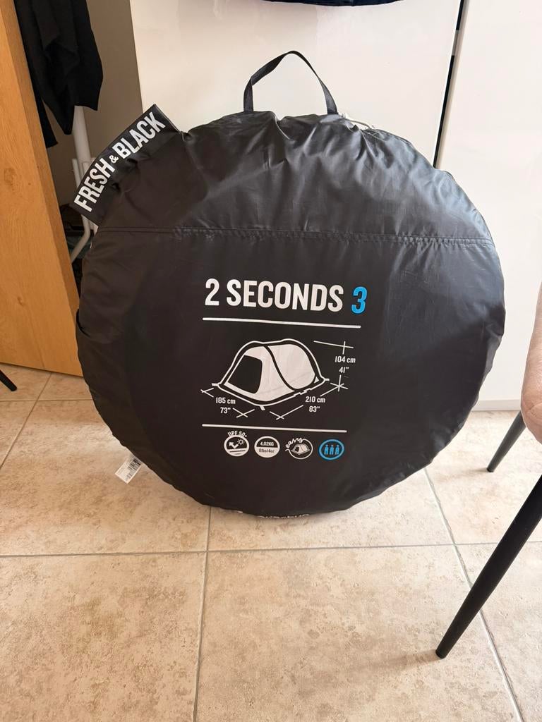 Quechua fresh&Black tent 2 seconds 3 personen, Caravans en Kamperen, Tenten, Ophalen, Zo goed als nieuw