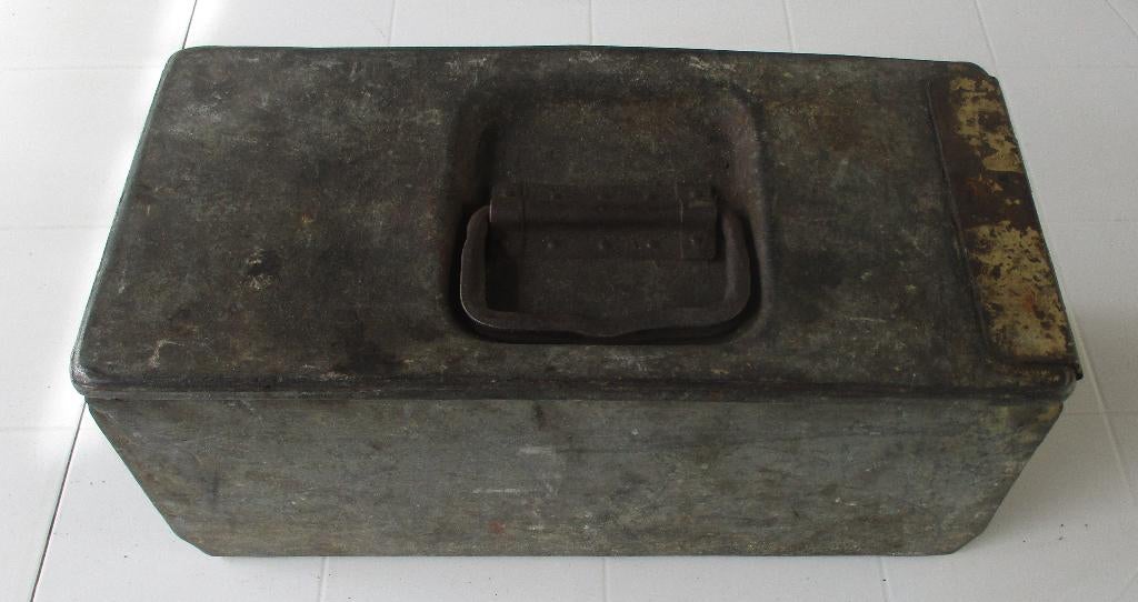 CAISSE ALLEMANDE MOD.1911-POUR MITRAILLEUSE MG1908, Enlèvement ou Envoi, Armée de terre, Douilles ou Pièces de fouille