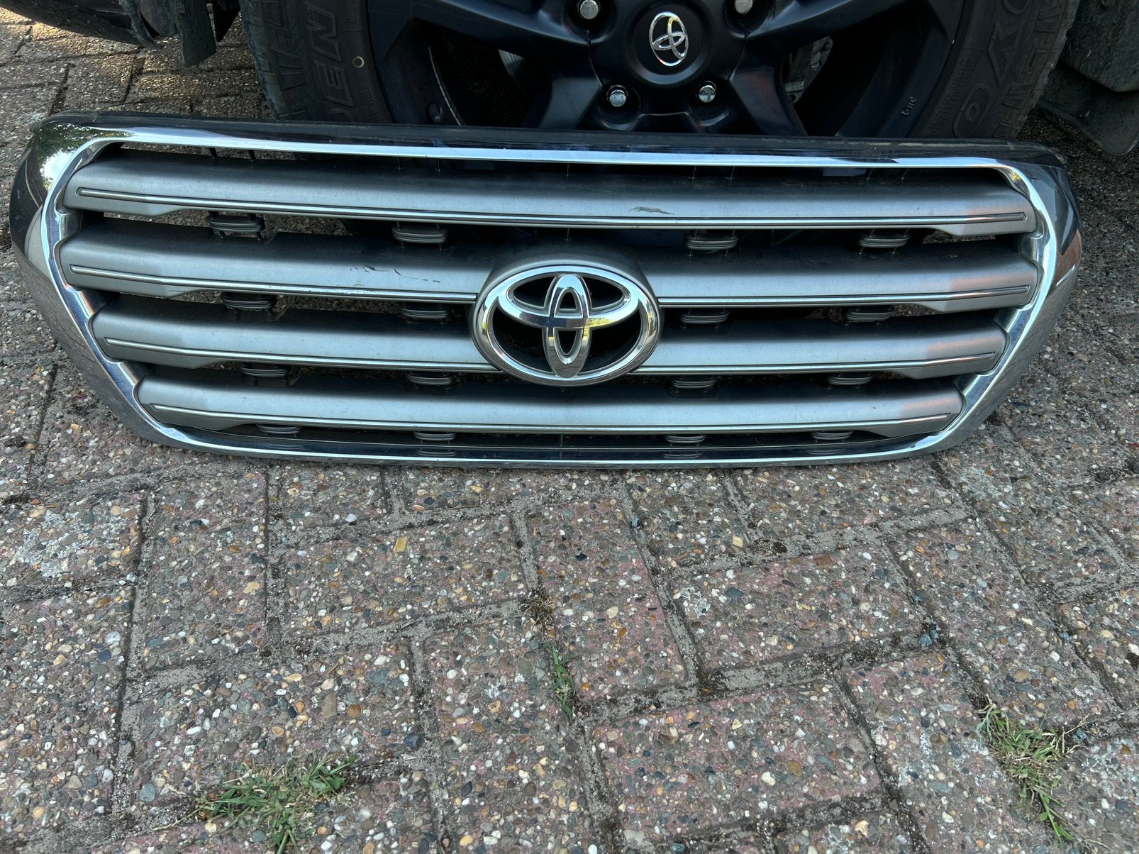 Toyota landcruiser 200 V8 grille, Auto-onderdelen, Ophalen, Voor, Toyota