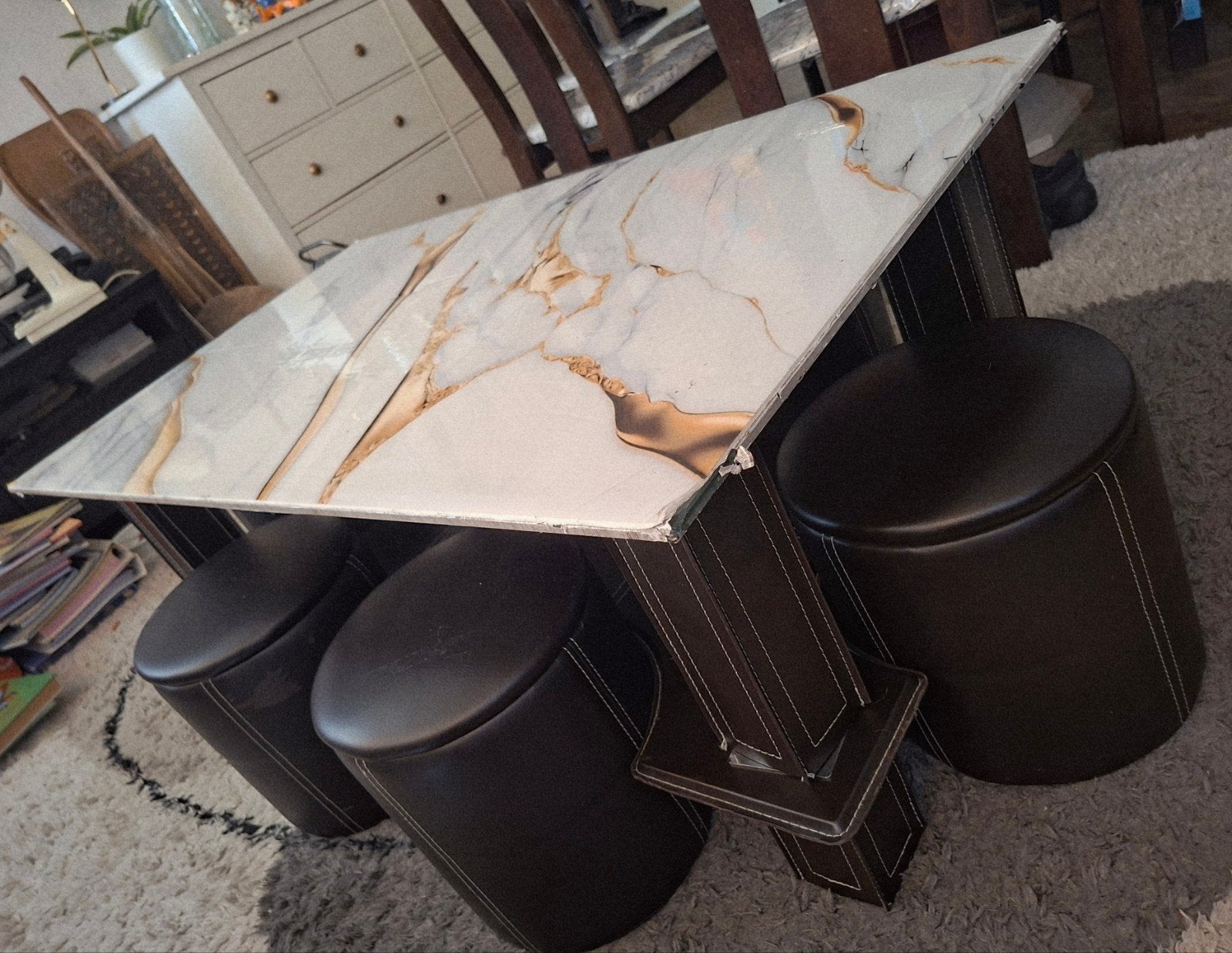 Table basse et 6 tabourets, Enlèvement, Comme neuf