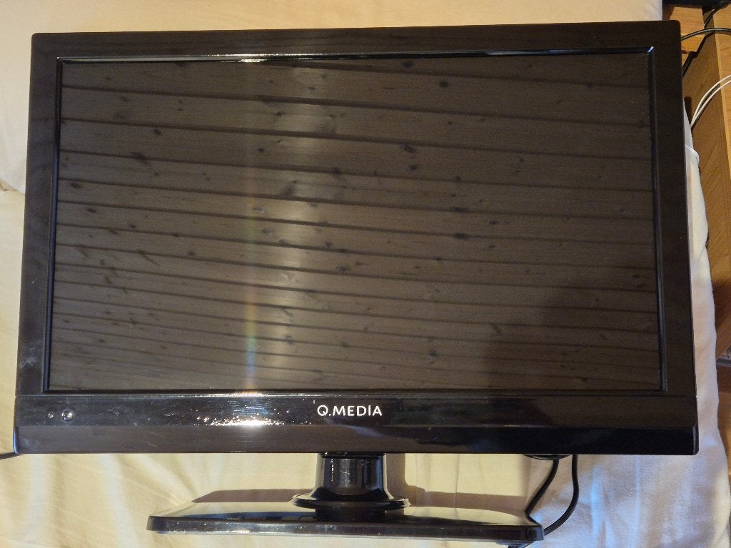 Kleine, moderne LED TV Q-Media (prima staat), Ophalen of Verzenden, 40 tot 60 cm, Full HD (1080p), Gebruikt