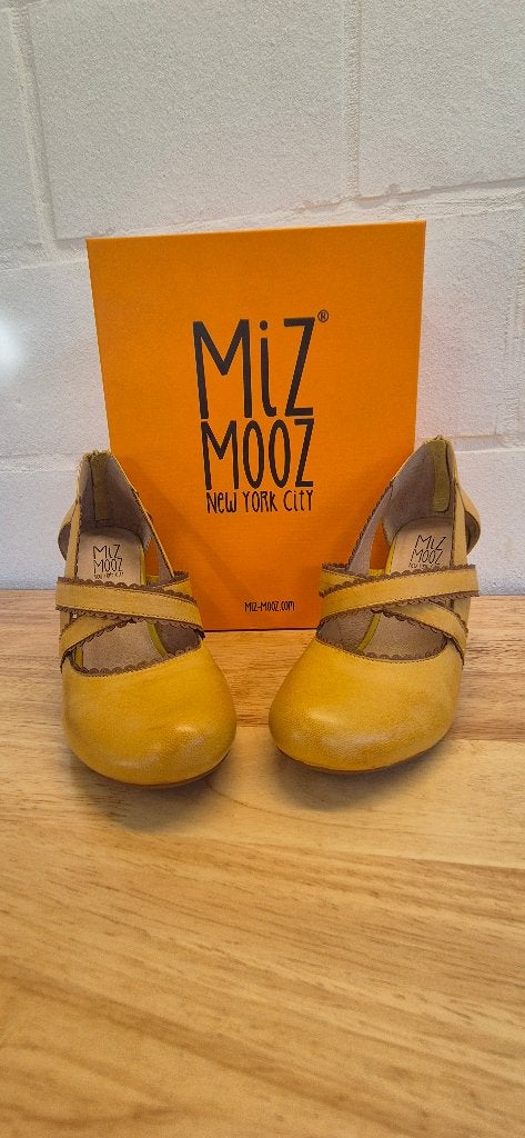 Mosterdgele pumps met hak – Miz Mooz New York – maat 38, Kleding | Dames, Miz Mooz, Pumps, Geel, Nieuw