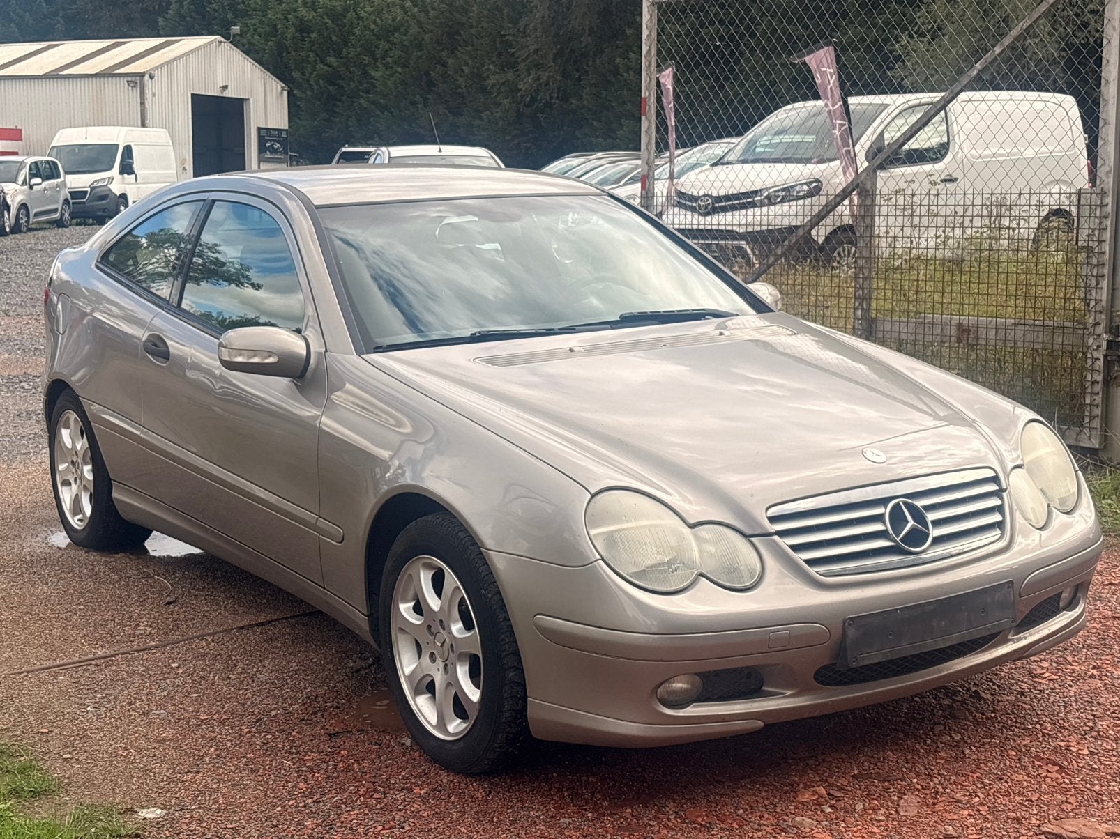 Mercedes C220 CDI Sport Coupé, Auto's, 100 kW, Zwart, 1505 kg, Beige