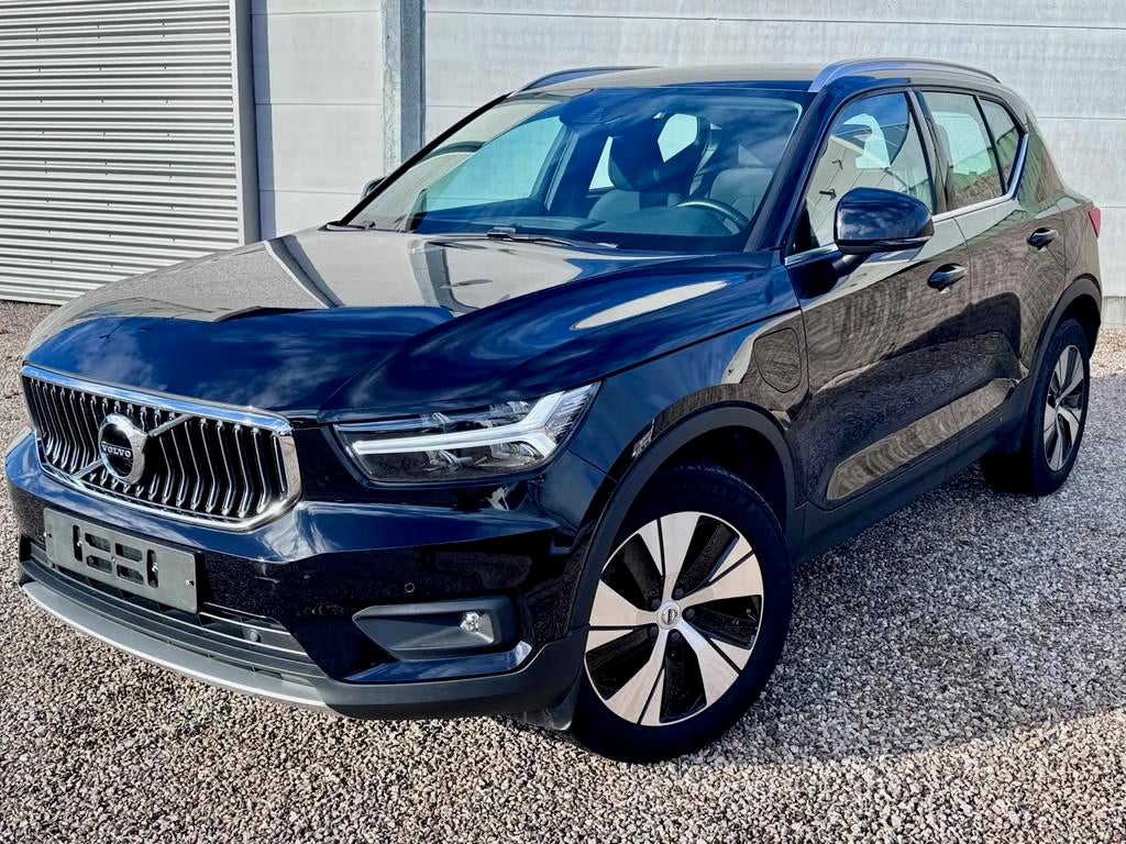 Volvo XC40 MOMENTUM PRO (automatique), Achat, 1831 kg, Entreprise, Noir