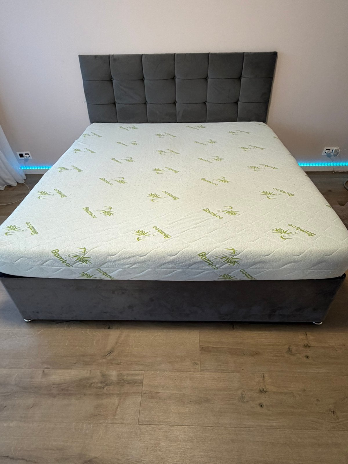Lit 180x200 cm avec matelas – État impeccable, Maison & Meubles, Enlèvement, Comme neuf