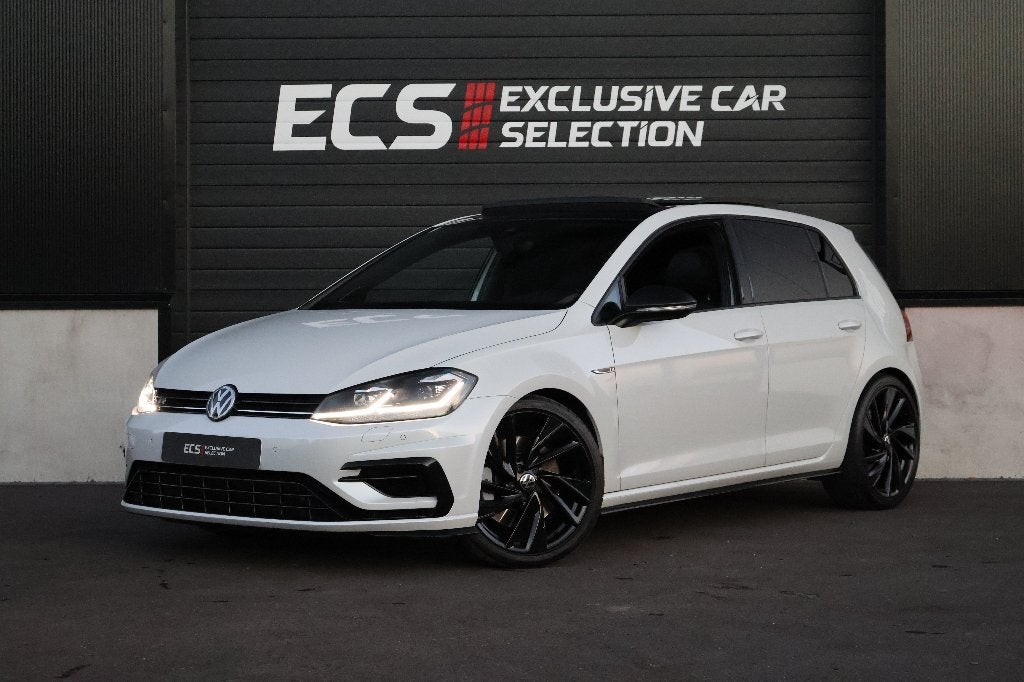 Volkswagen Golf 7.5 R | Full option | Akrapovic | Panorama, Auto's, Volkswagen, Automaat, 4 cilinders, 1984 cc, Parkeerassistent