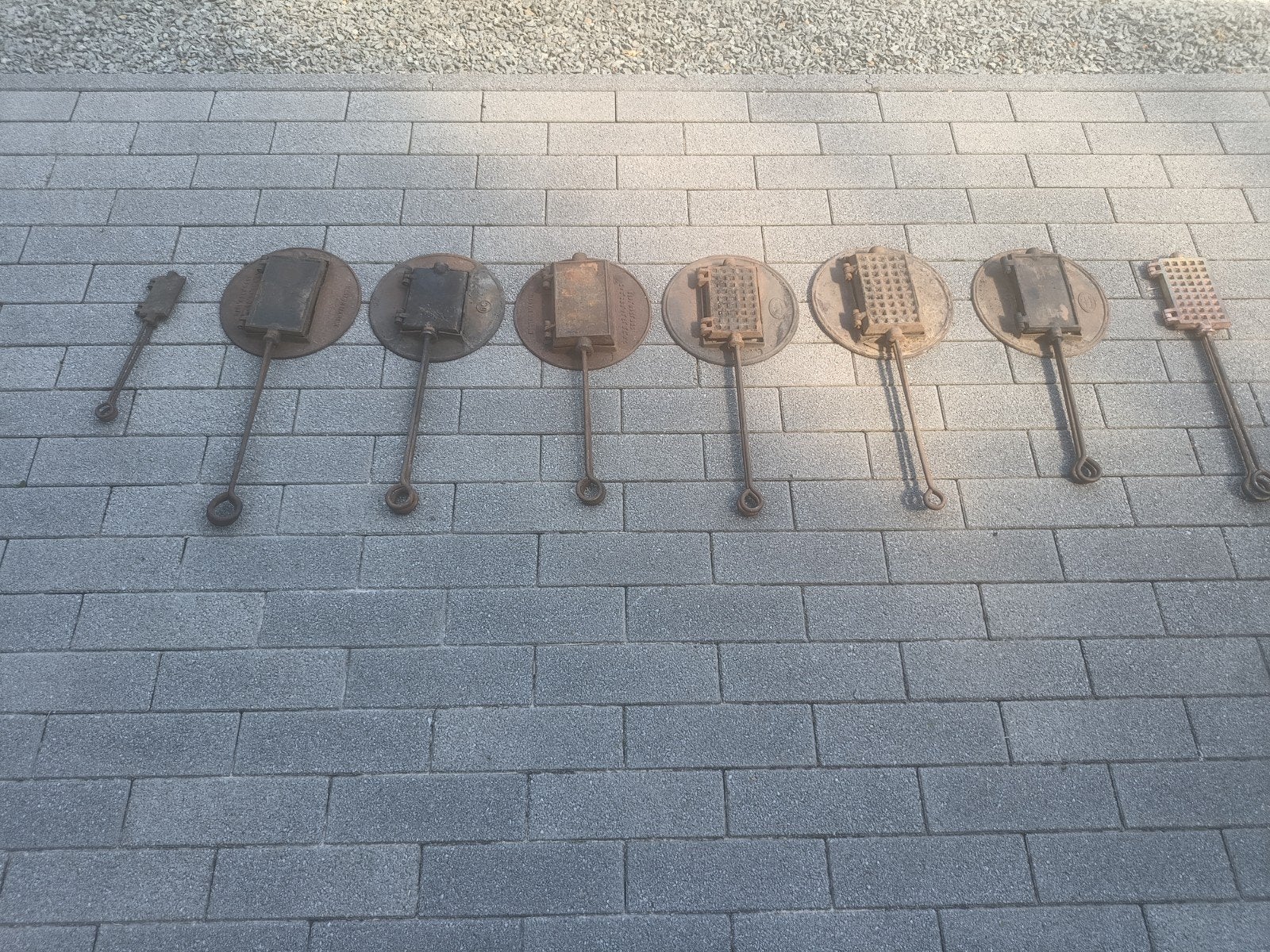 Lot de gaufriers en fonte avec plateau tournant, Antiquités & Art, Enlèvement