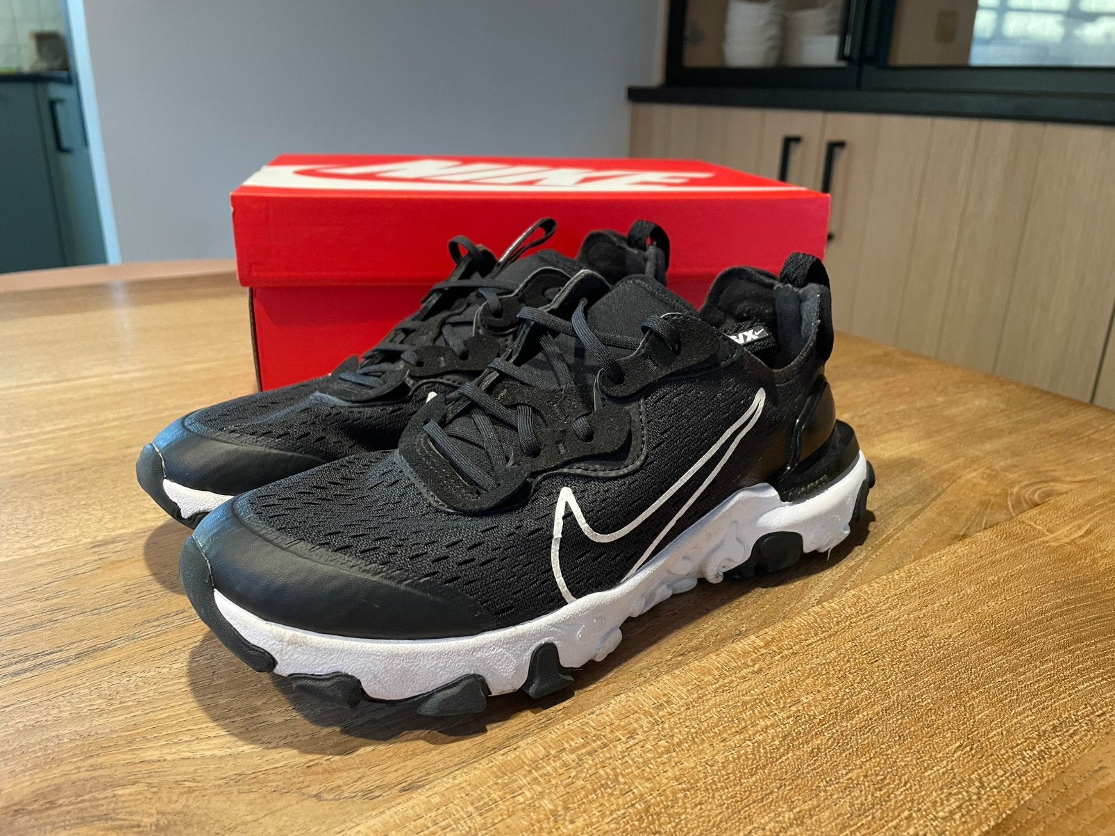 Sneakers Nike React Vision maat 37,5, NIKE, Sportschoenen, Ophalen of Verzenden, Zo goed als nieuw