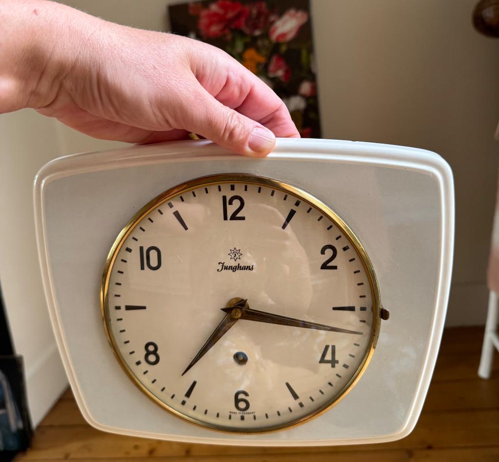 Junghans vintage wandklok, Huis en Inrichting, Woonaccessoires | Klokken, Ophalen, Zo goed als nieuw, Analoog, Wandklok