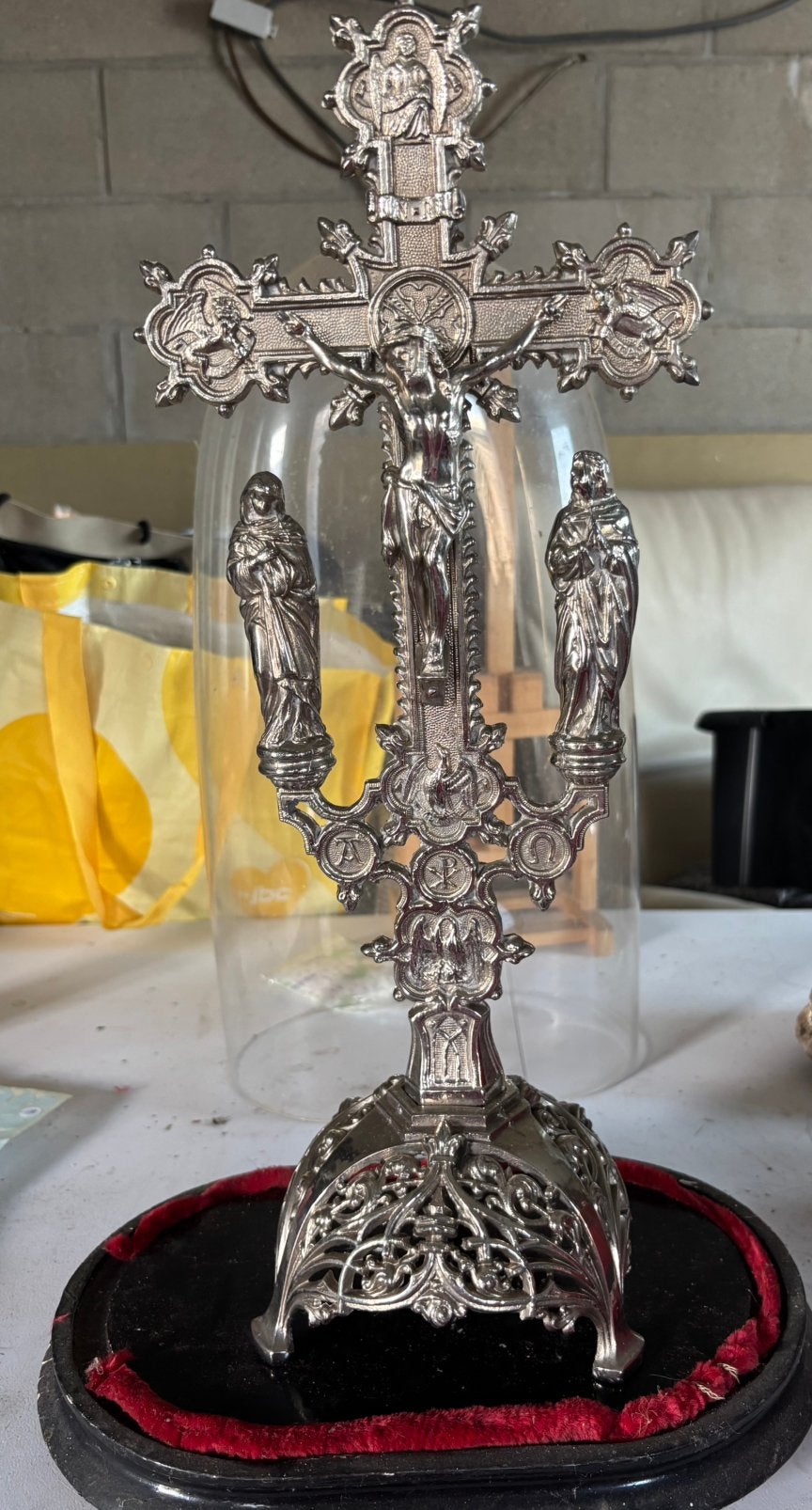 Altaar kruisbeeld 54 cm met stolp, Antiek en Kunst, Ophalen of Verzenden