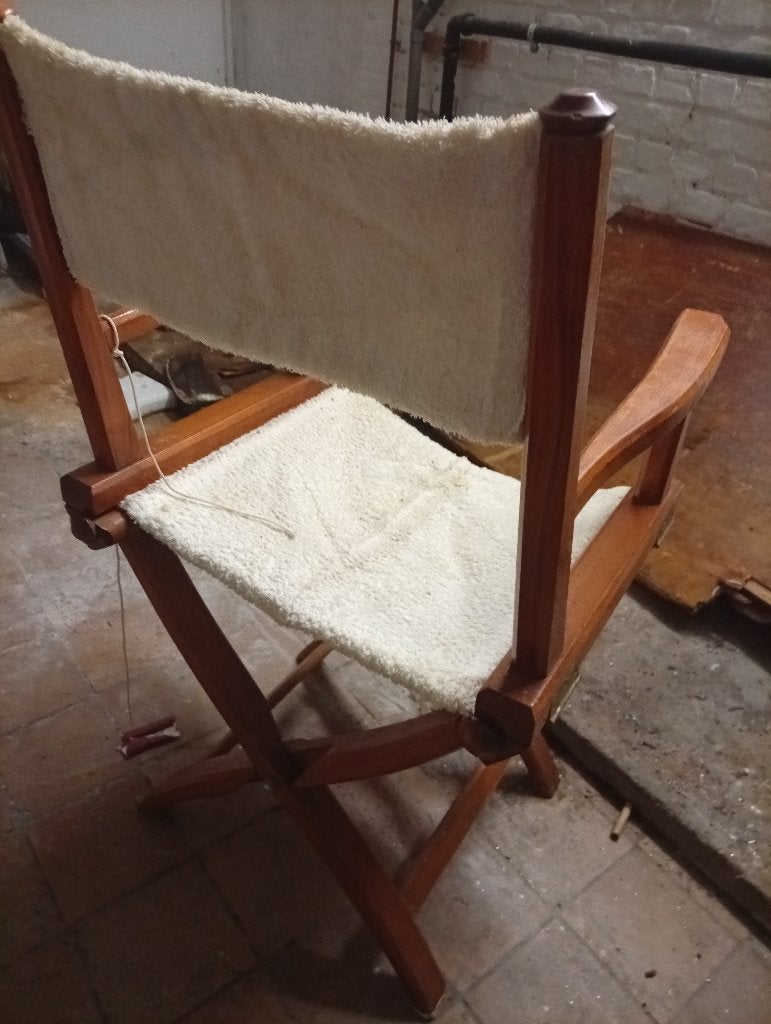 3 sièges de réalisateur rétro, Enlèvement