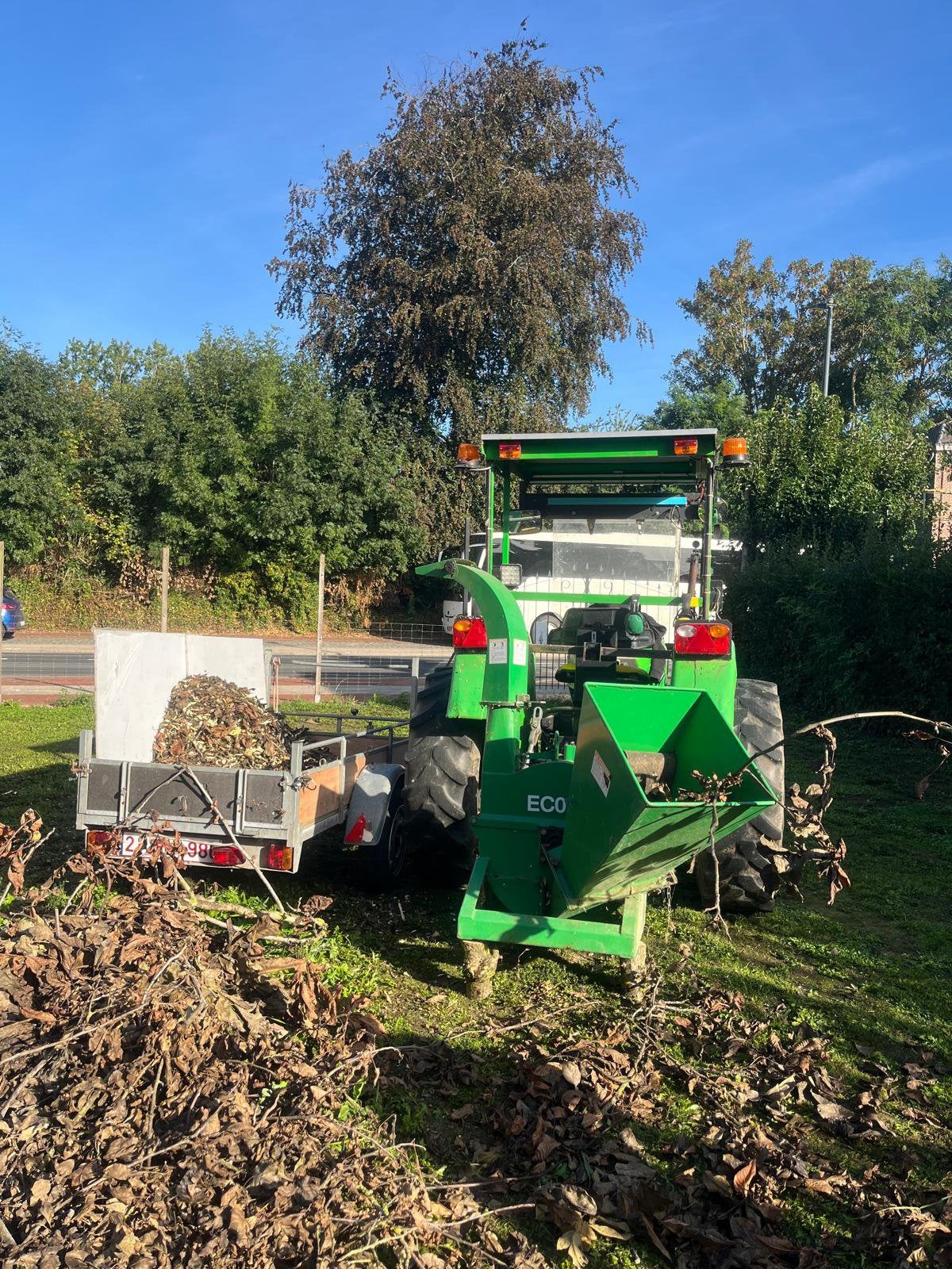 Traktor met hakselaar, Zakelijke goederen, Ophalen