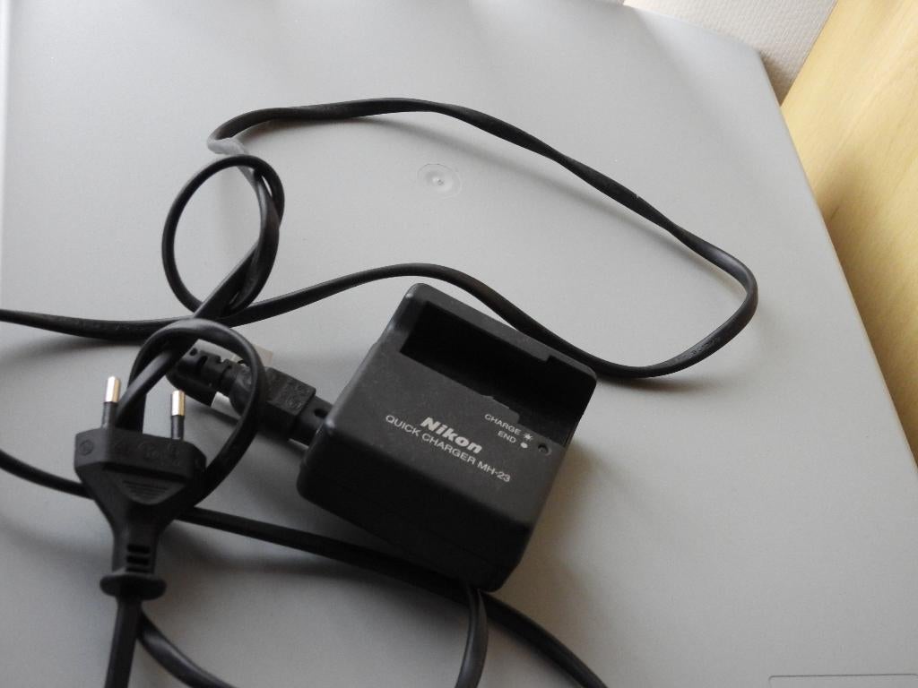 FOTOBATTERIJ JUPIO + OPLADER NIKON, Audio, Tv en Foto, Zo goed als nieuw