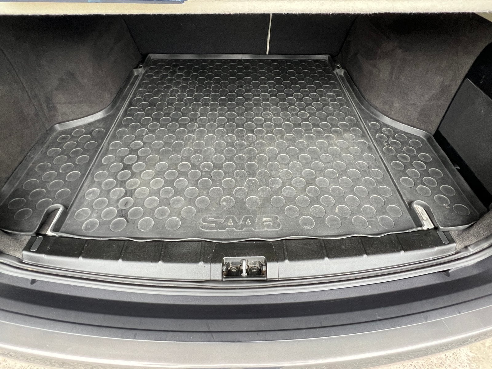 Tapis en caoutchouc pour SAAB 9-5, modèles 1999 à 2008, Enlèvement, Comme neuf
