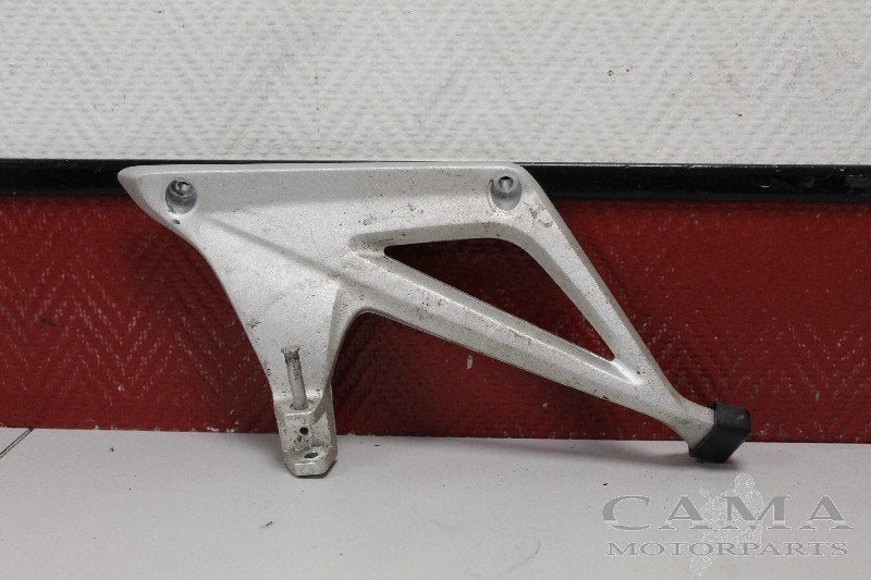 REPOSE PIEDS SUPPORT ARRIÈRE GAUCHE BMW, Dhr. S. di Majo, Utilisé, Info@cama-motorparts.nl, P.J. Troelstraweg 8 8
3144 CX  MAASSLUIS, NL