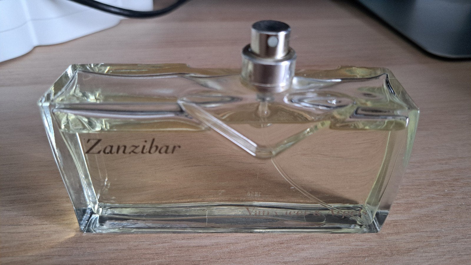 Het originele parfum van zanzibar van Cleefs en Arpels is al, Ophalen of Verzenden