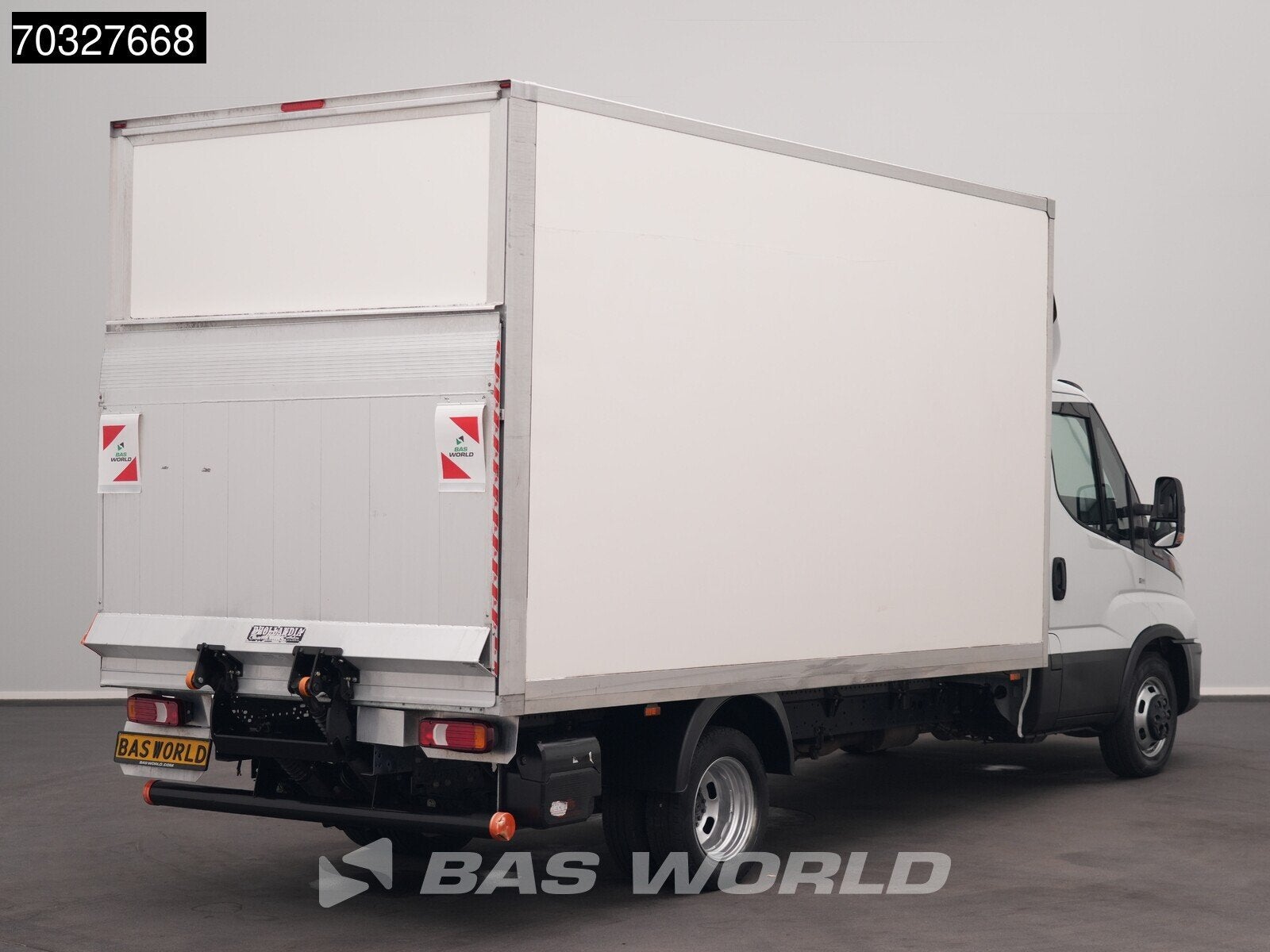 Iveco Daily 35C16 3.0L Laadklep Dubbellucht Bakwagen Airco C, Auto's, Bestelwagens en Lichte vracht, Stof, Gebruikt, Euro 6, 4 cilinders