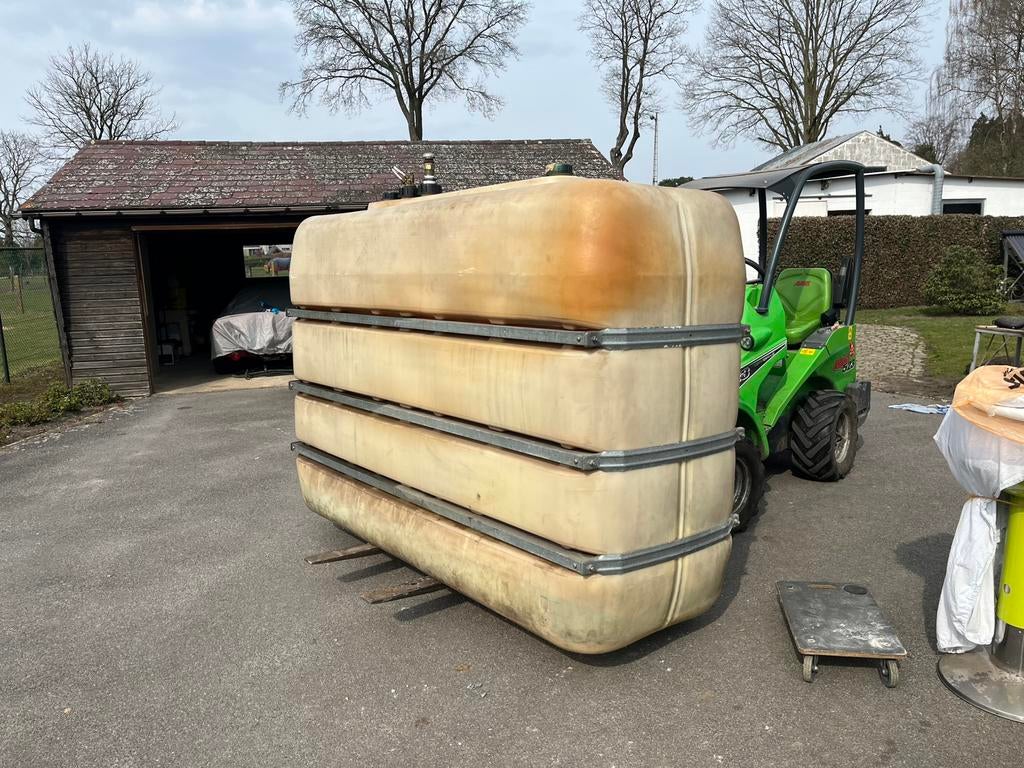 Mazoutton 3000 l kunststof merk roth, Doe-het-zelf en Bouw, Verwarming en Radiatoren, Ophalen, Gebruikt