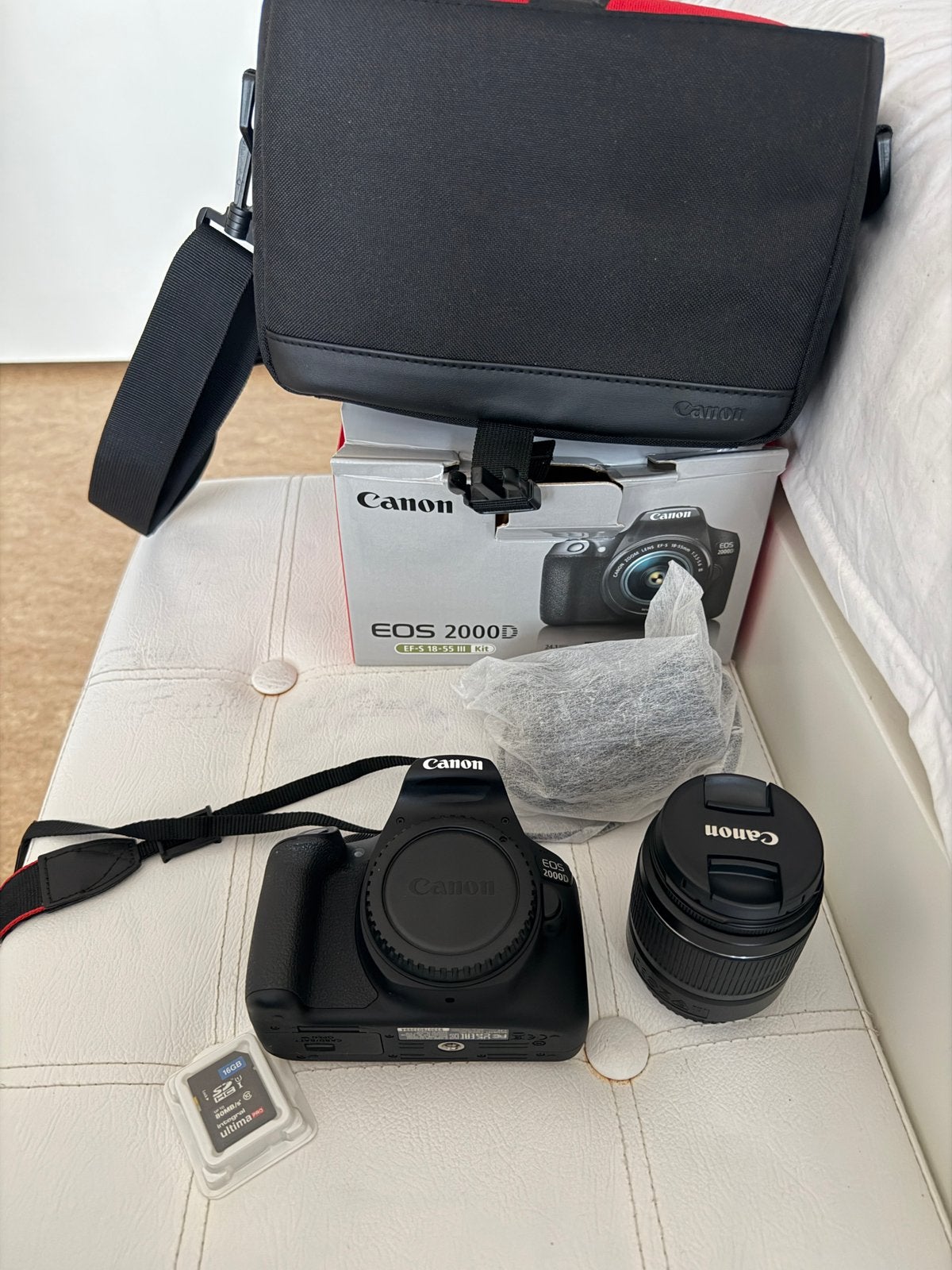 Canon EOS 2000D + 18-55 mm | Comme neuf, TV, Hi-fi & Vidéo, Enlèvement ou Envoi, Comme neuf, Canon