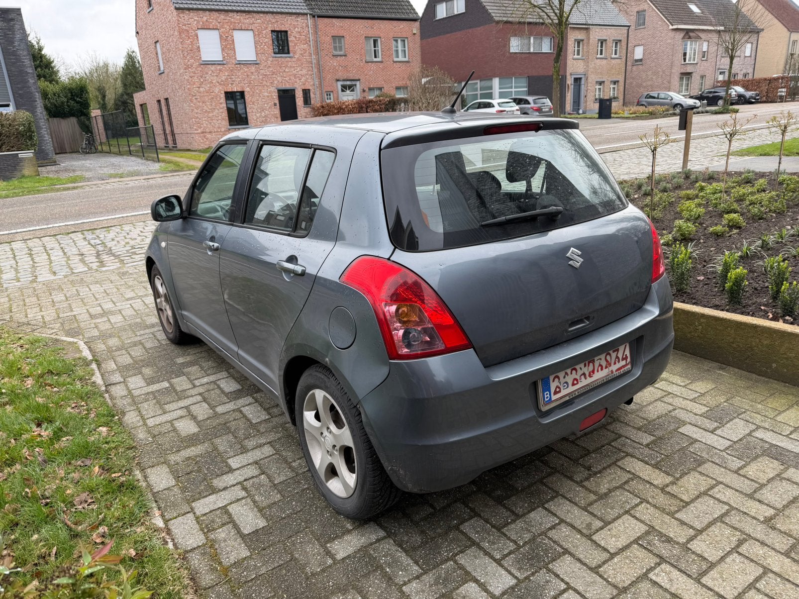 Suzuki swift 1.3 benzine/ airco/ key leys go/ 99.000 kms, Auto's, Swift, Particulier, Airconditioning, Onderhoudsboekje