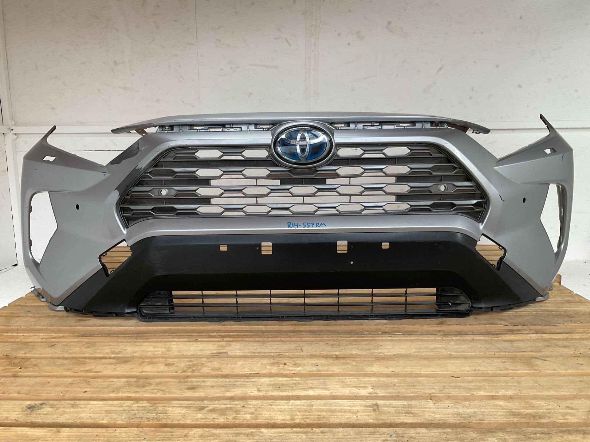 Bumper Toyota RAV4 RAV 4 52119-42B20 Voorbumper Grill KLS PD, Info@toyota.co.jp, Gebruikt, Voor, Toyota Motor Corporation