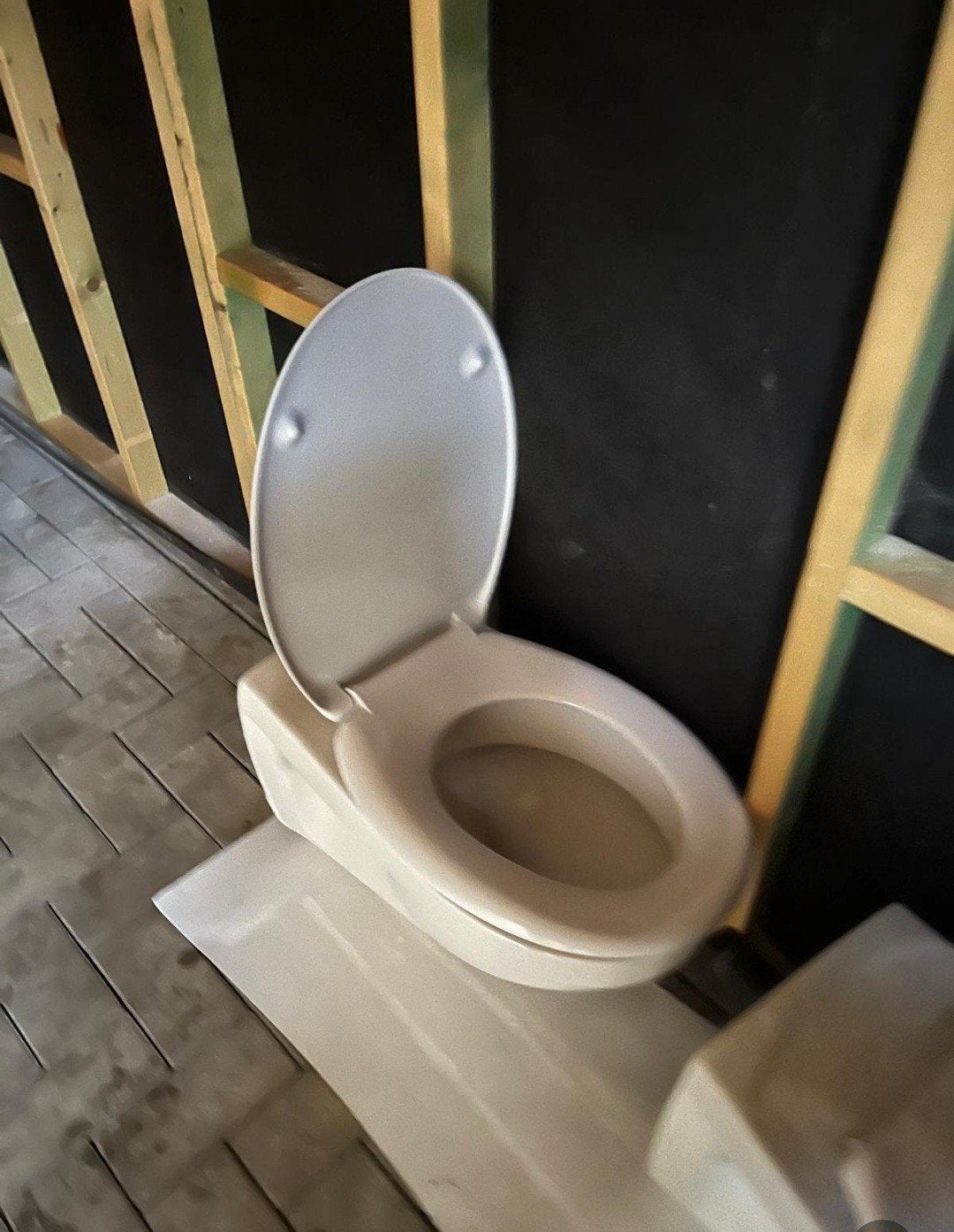 Nieuwe hangtoilet, Doe-het-zelf en Bouw, Sanitair, Ophalen