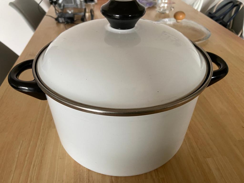 Gietijzeren kookpot met 2 deksels, Huis en Inrichting, Ophalen, Zo goed als nieuw