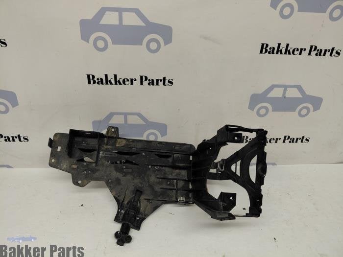 Cadre phare droit d'un BMW 5-Serie, -, -, 3 mois de garantie, Utilisé