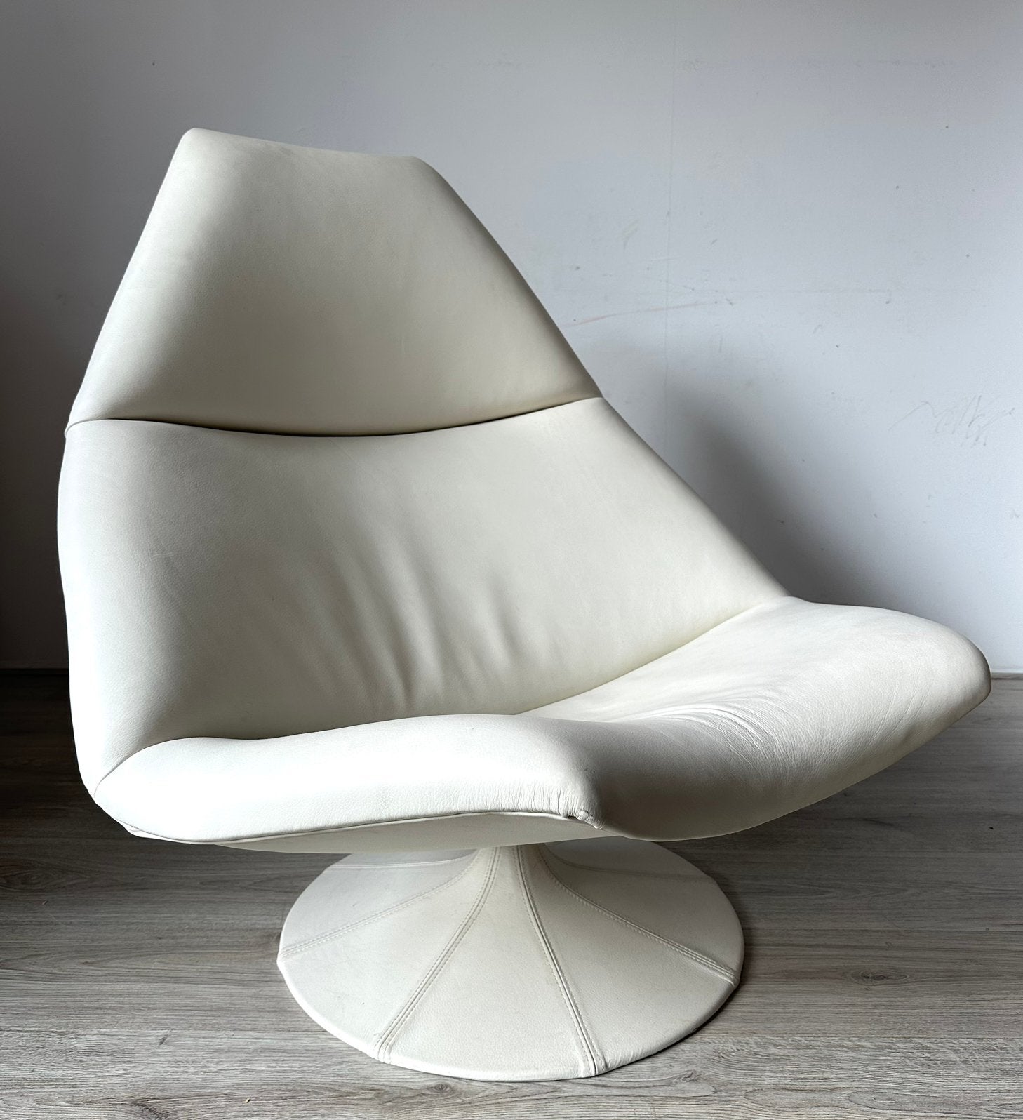 Artifort F510 lounge fauteuil, Ophalen, Gebruikt, Leer