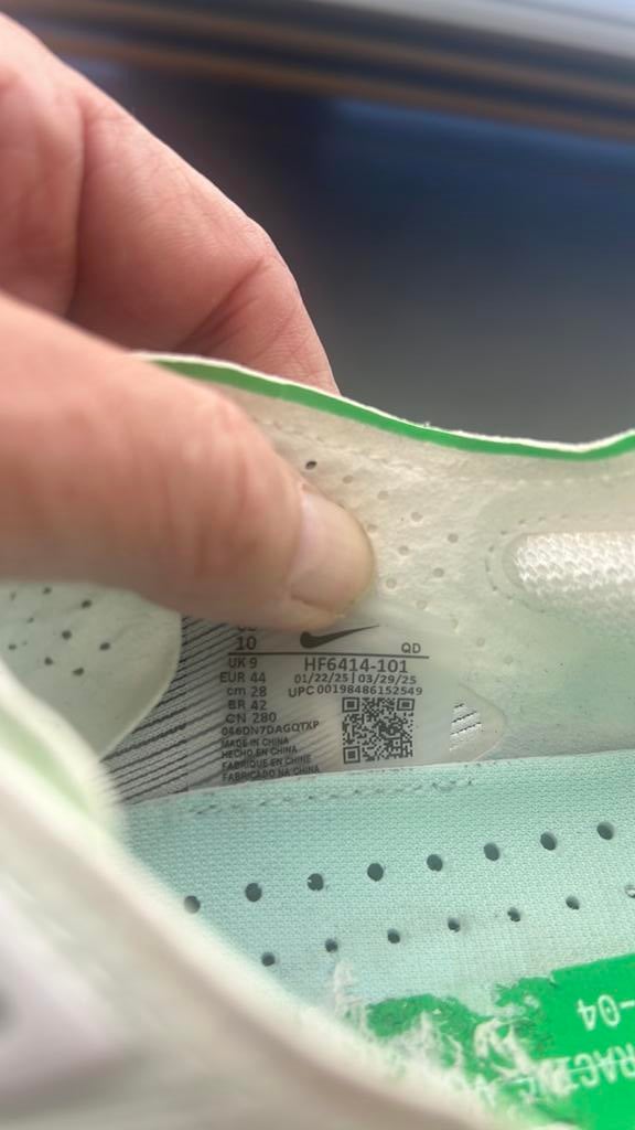 Nike vaporfly 4 maat 44 met carbon plaat, Sport en Fitness, Loopsport en Atletiek, Ophalen, Nike