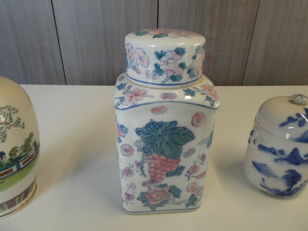 Leuke porseleinen Chinese vaasjes en potjes, Huis en Inrichting, Woonaccessoires | Vazen, Ophalen of Verzenden, Zo goed als nieuw